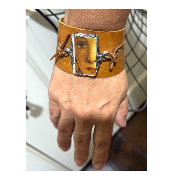 La Ghirlandata Rosetti Art Face Tile & Silver Blend Bezel Leather Cuff Bracelet - Picture 10 of 17